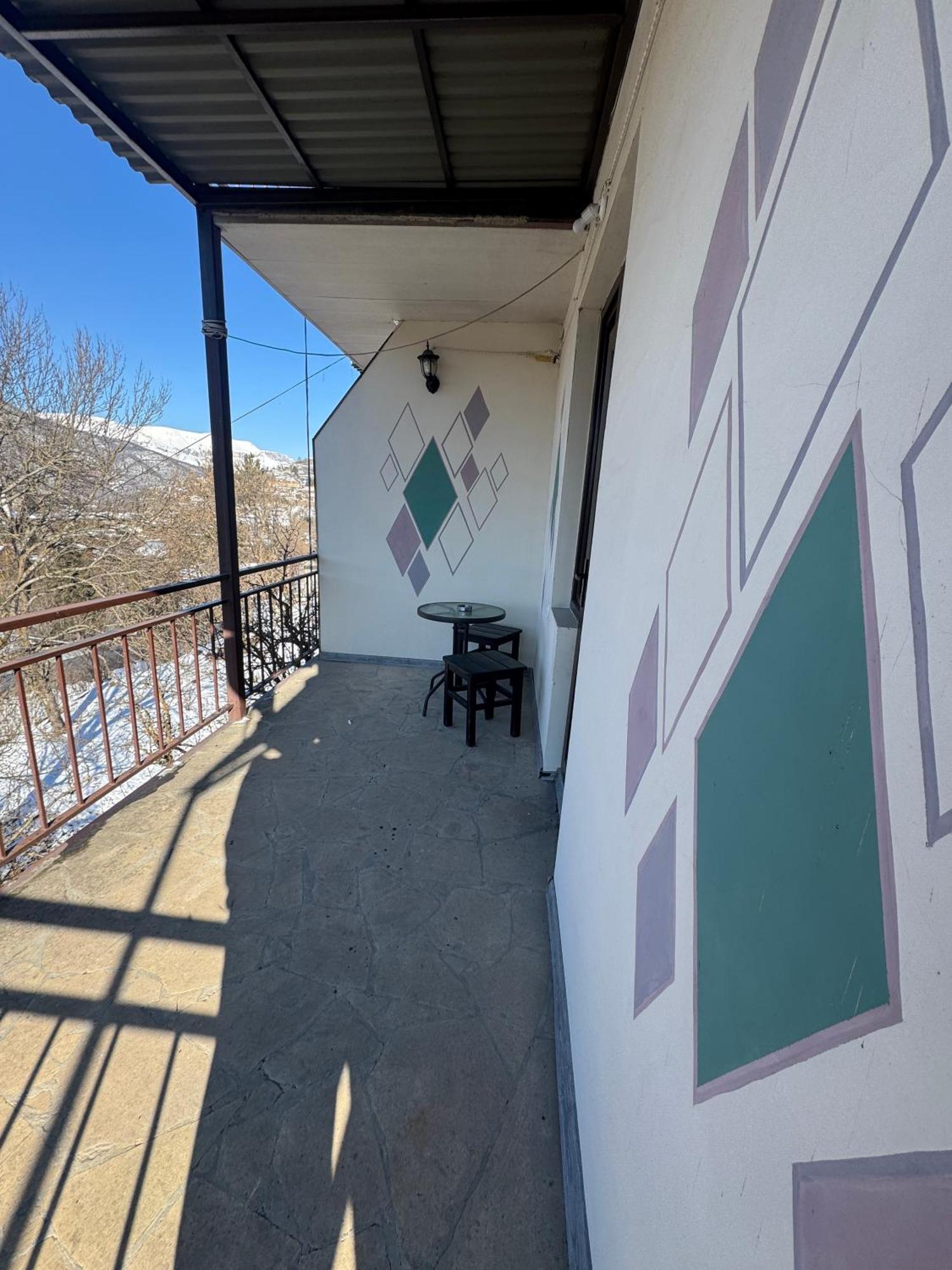 Paxlava Guesthouse & Restaurant ディリジャン エクステリア 写真